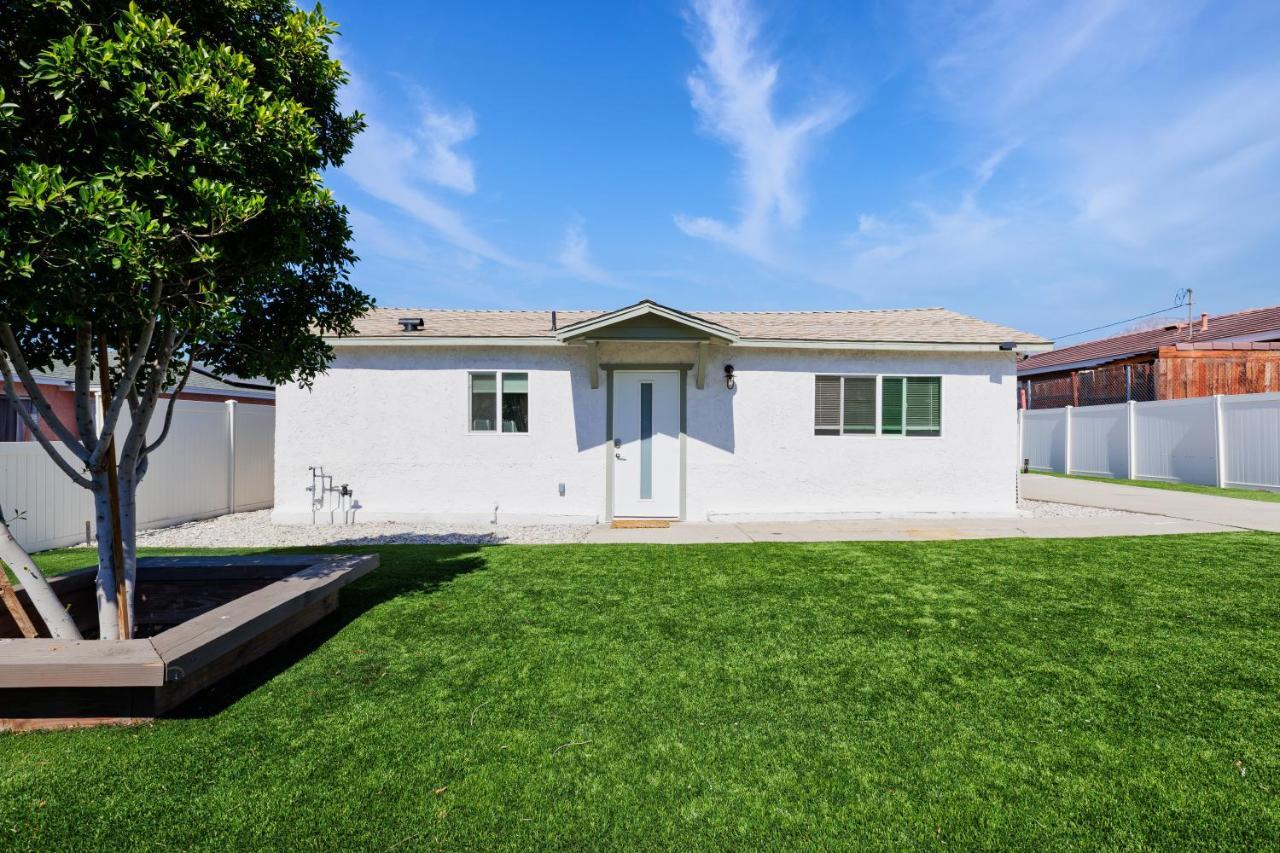 Cozy And Quiet Front House Fontana Exterior foto