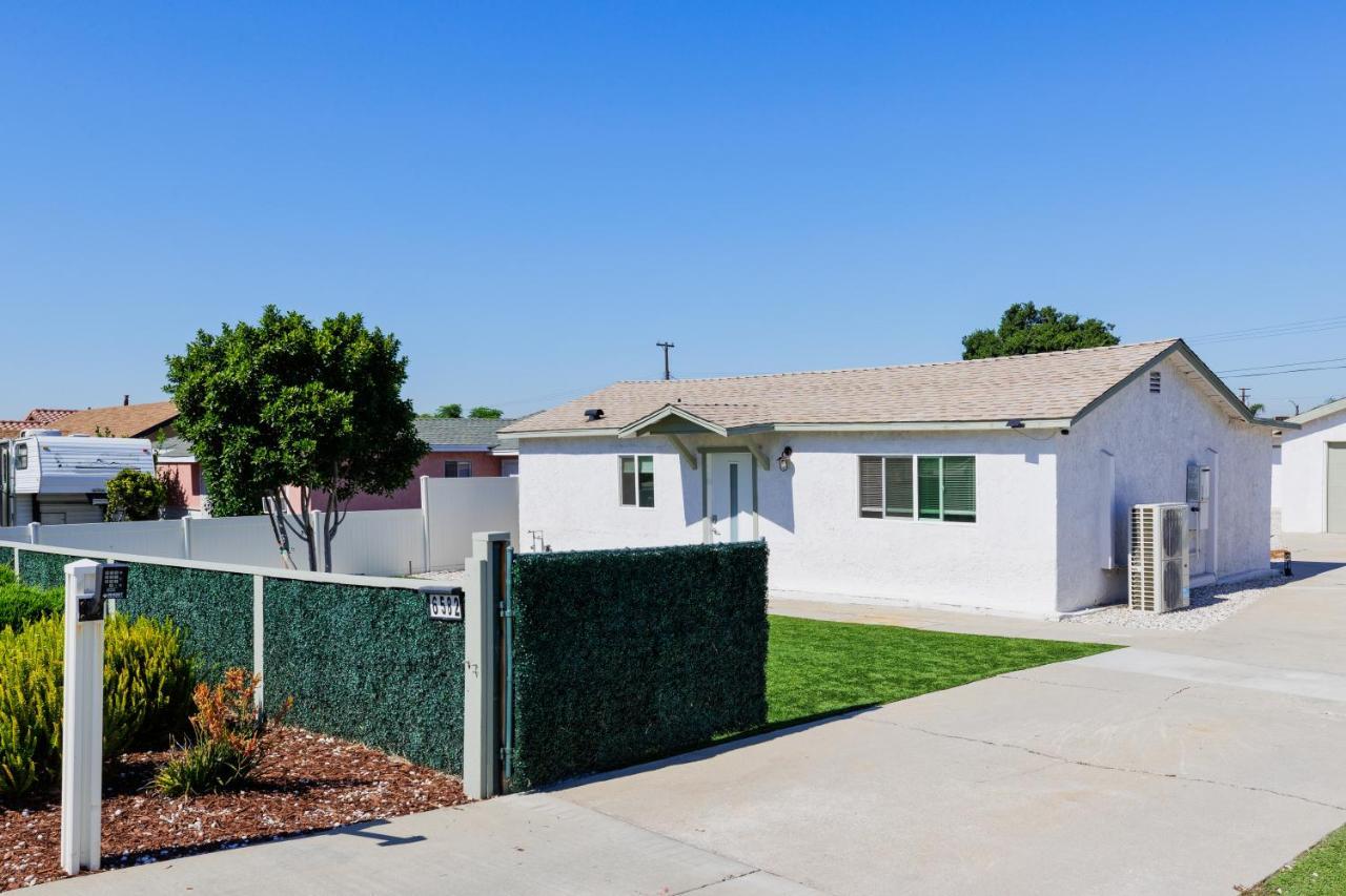 Cozy And Quiet Front House Fontana Exterior foto