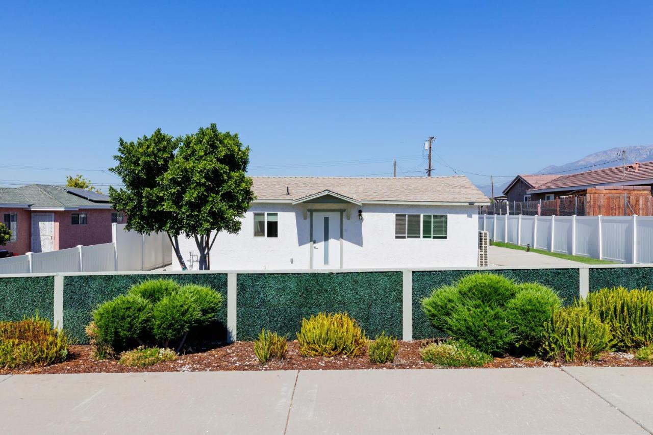 Cozy And Quiet Front House Fontana Exterior foto